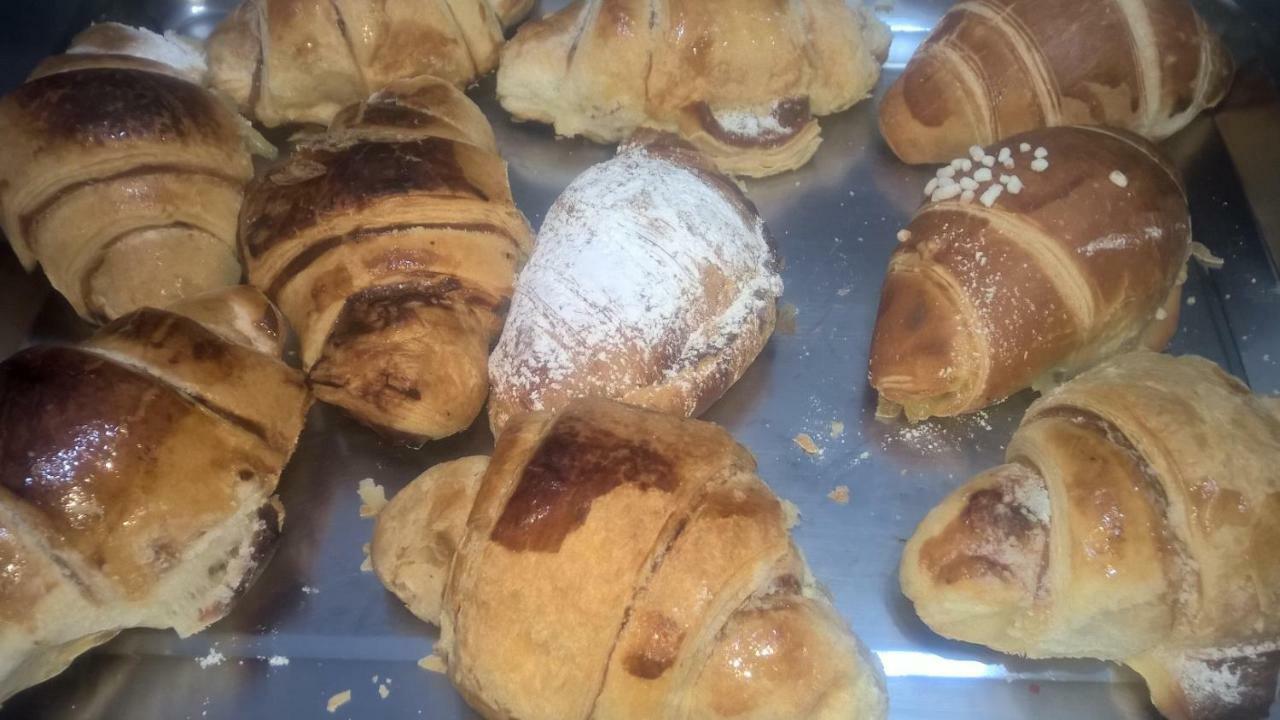 B&B Simy Napoli Eksteriør bilde